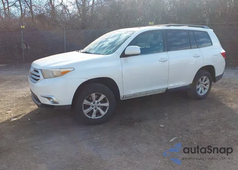 2011 Toyota Highlander Se V6 z USA, uszkodzony, nr VIN 5TDBK3EH3BS052452